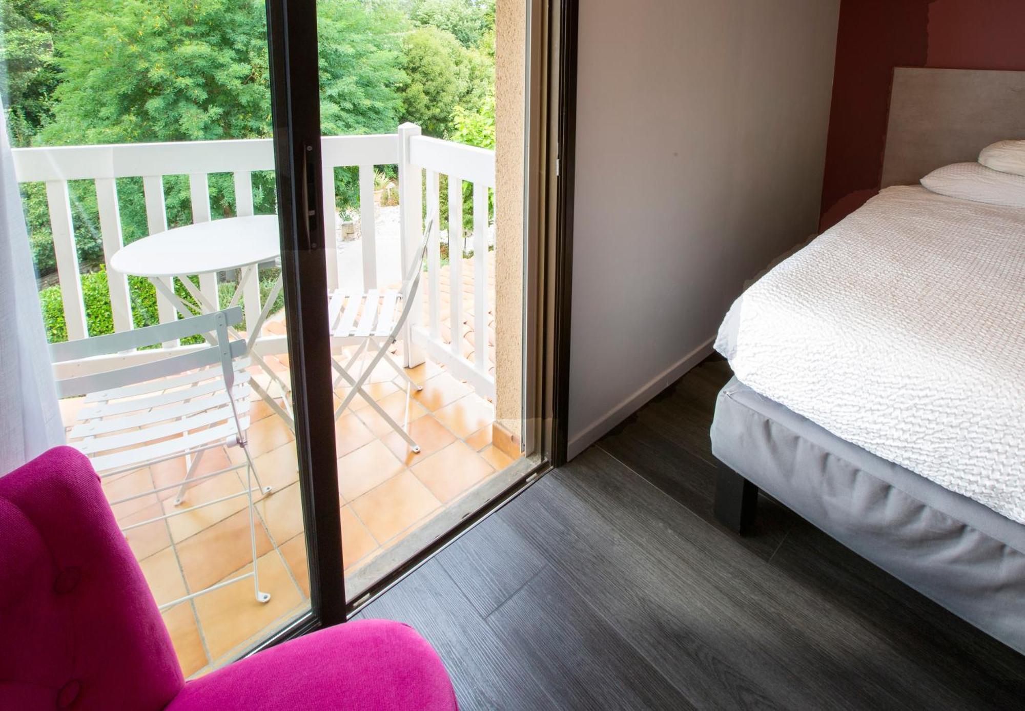 Logis Hotel - Restaurant - Spa - Le Relais De Farrou Villefranche-de-Rouergue Exteriör bild