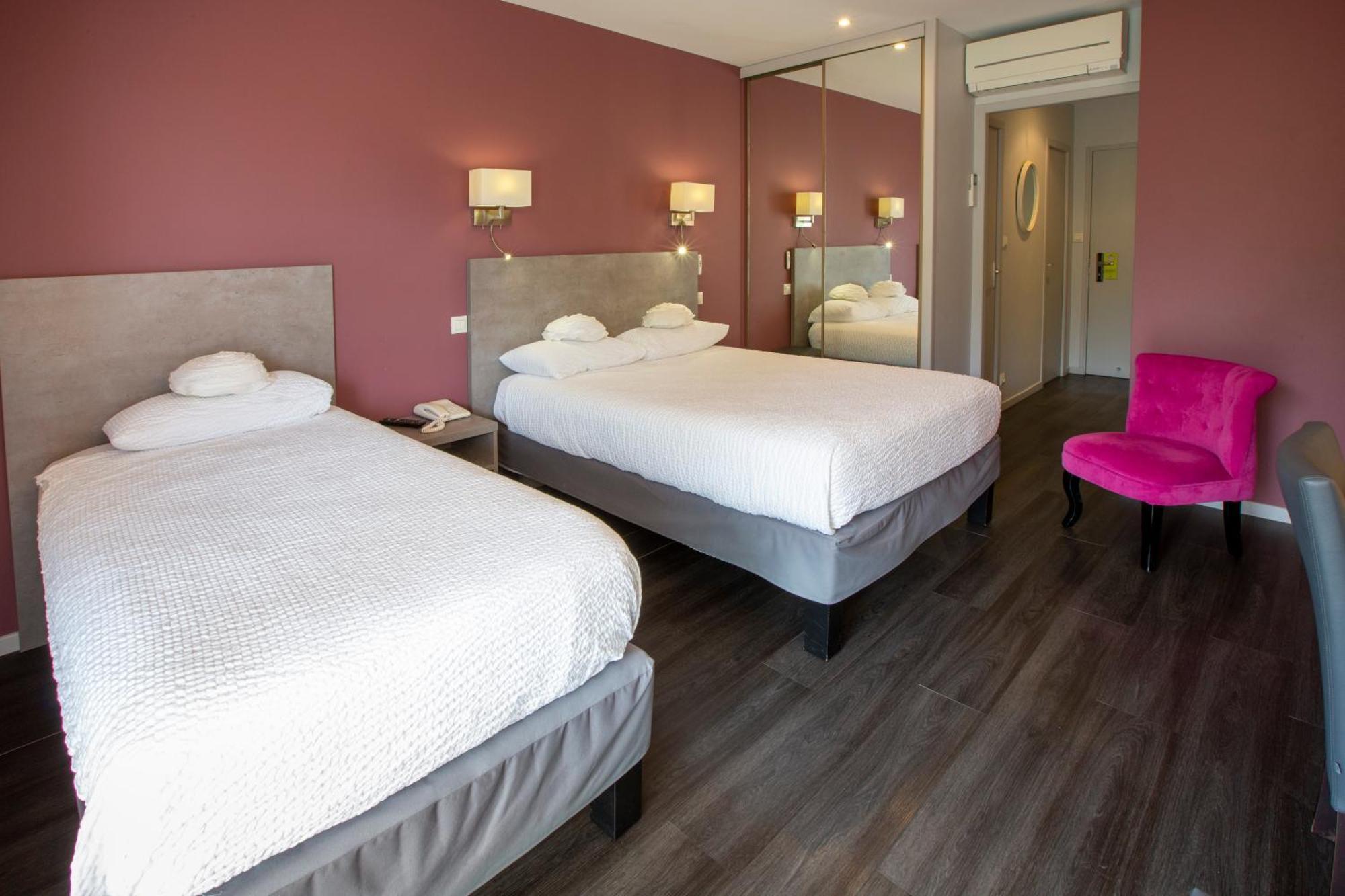 Logis Hotel - Restaurant - Spa - Le Relais De Farrou Villefranche-de-Rouergue Exteriör bild